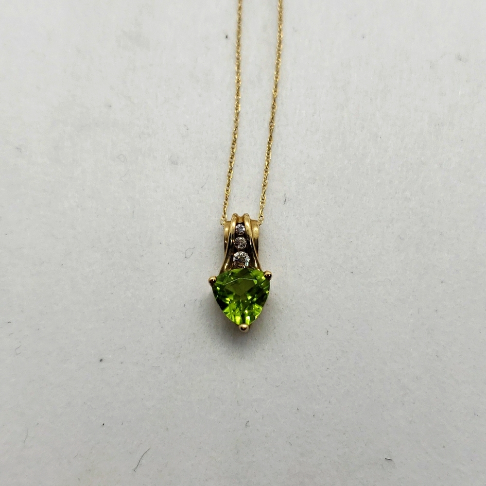 10k Pendant Yellow Gold Green Stone CZ